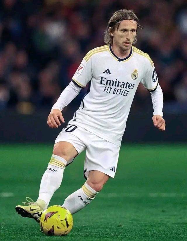 篮球NBA球队教练讨论轮换阵容