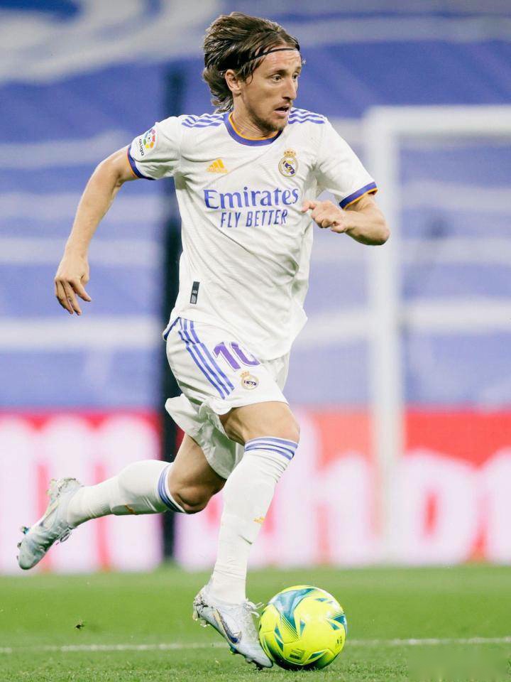 跟队：孙兴慜将留在韩国，以便于完成加盟洛杉矶的转会