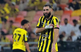 单场轰“30+20+20” 约科奇书写NBA新史